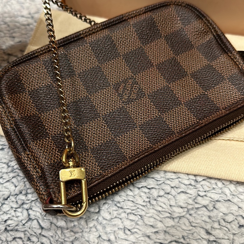 SOLD‼️Louis Vuitton Mini Pochette Accessoires dustbag and box included - Picture 3 of 10